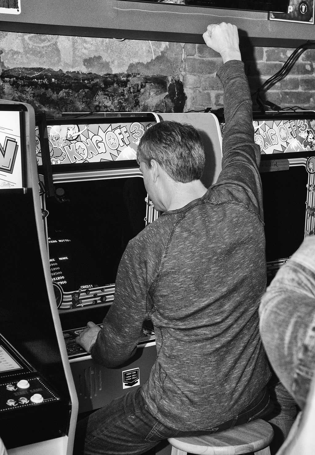 Steve_Wiebe_playing_Donkey_Kong